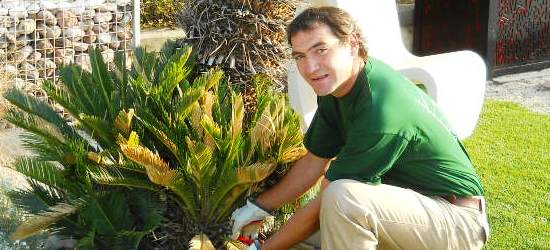 Julien, expert jardinier chez les particuliers